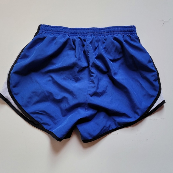 Nike running dri-fit shorts kids small @A8 - Picture 2 of 4
